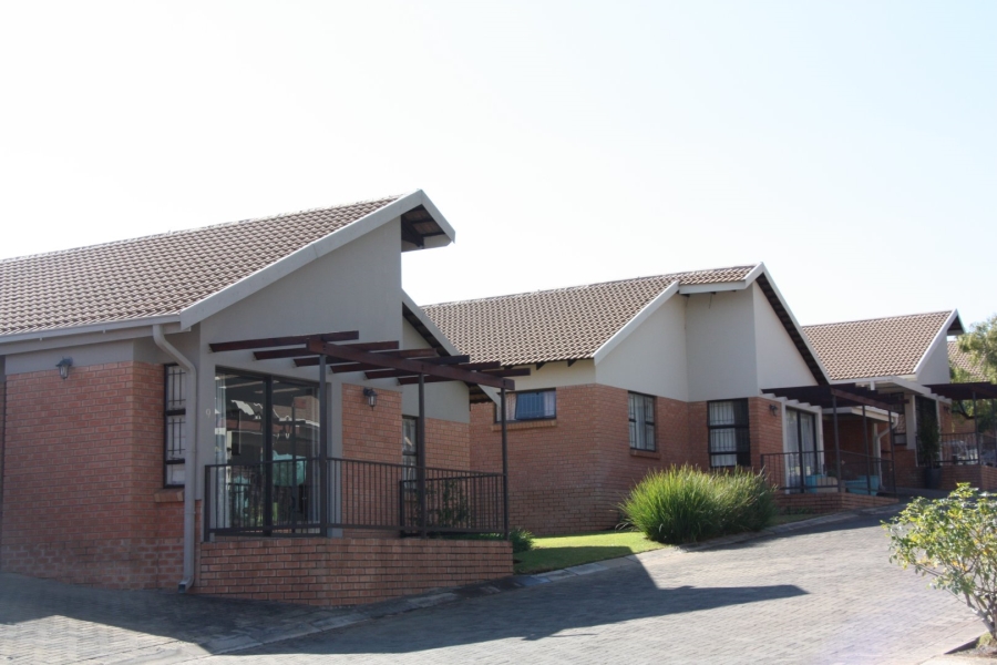 2 Bedroom Property for Sale in Langenhovenpark Free State